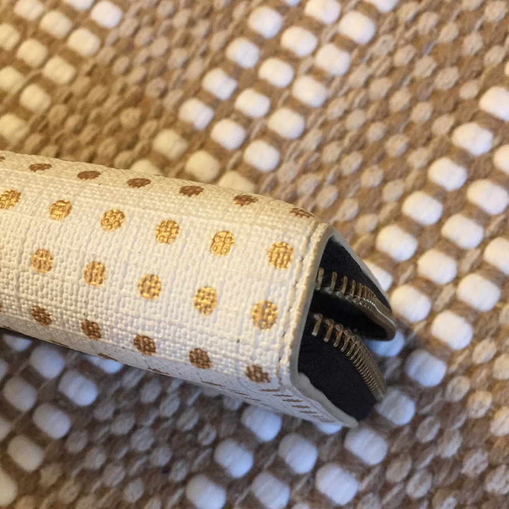 FOSSIL Zip Around Wallet / Wristlet, White/Gold Polka Dots - Picture 6 of 11